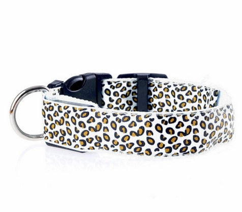 LED Hundhalsband – Justerbart & Säkert med Leopardmönster